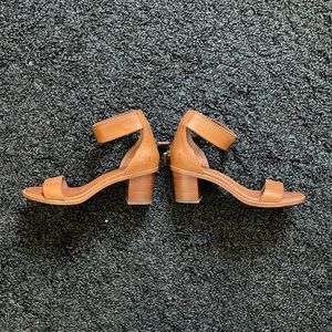 Frye Brielle tan leather zip back sandal heels